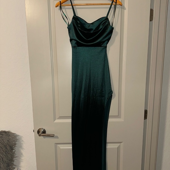 Emerald Green Windsor Dress - Picture 3 of 3